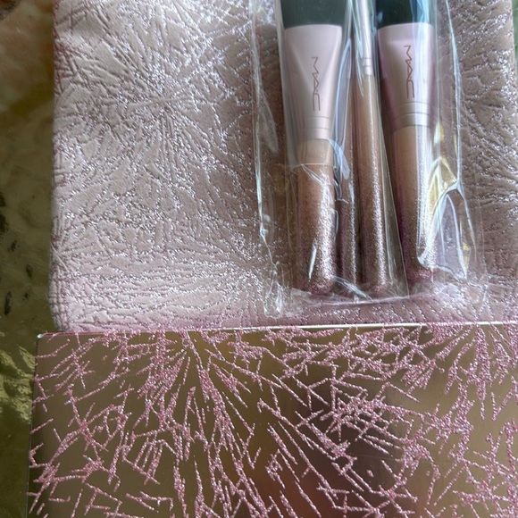 MAC Cosmetics Pink Sparkle Box - Picture 4 of 5